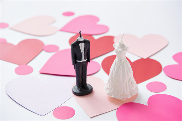 5月10日起結(jié)婚離婚不需要戶口本，人力資源怎么看？